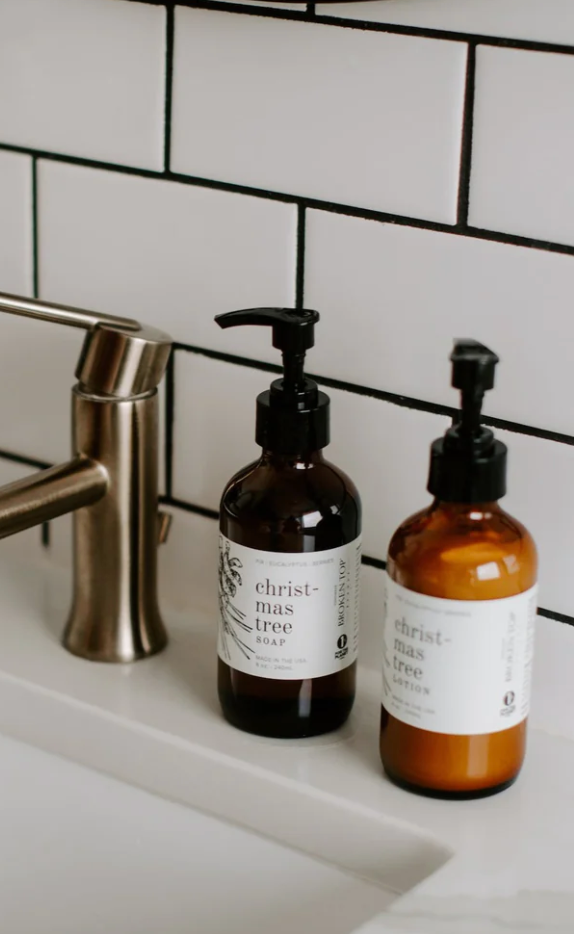 Broken Top Christmas Tree 8oz Hand Soap