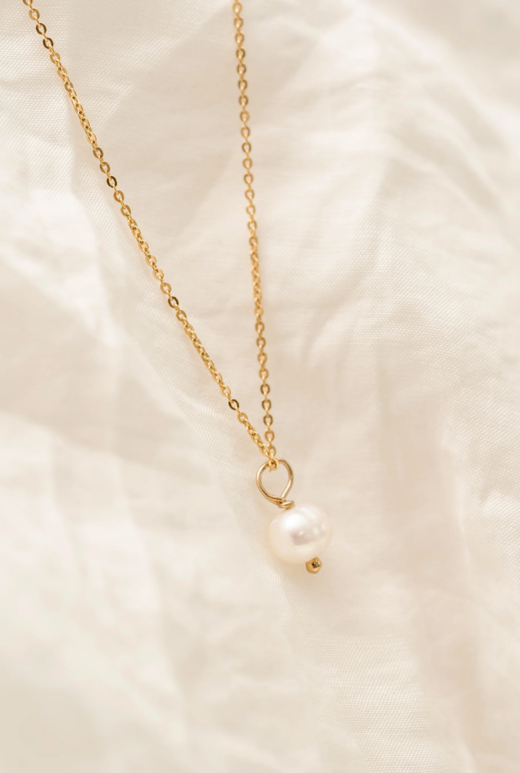 Kali & Sun Dainty Pearl Necklace