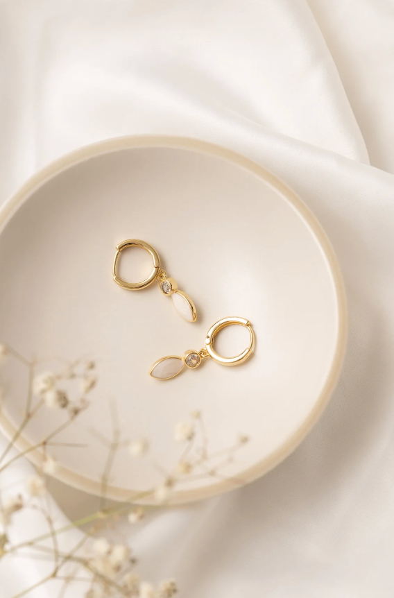 Kali & Sun Christine Earrings White