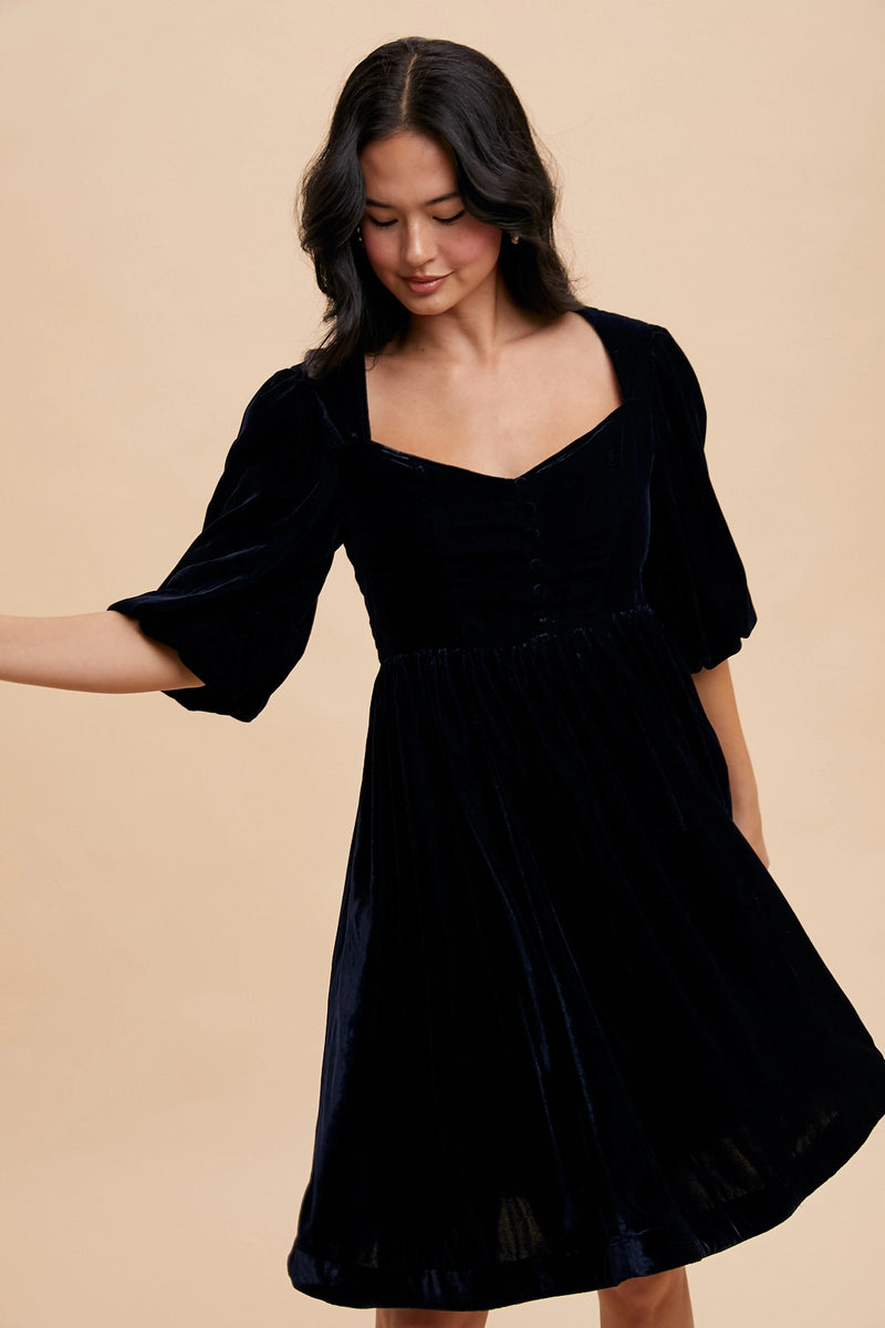 In Loom Sweetheart Velvet Mini Dress Black