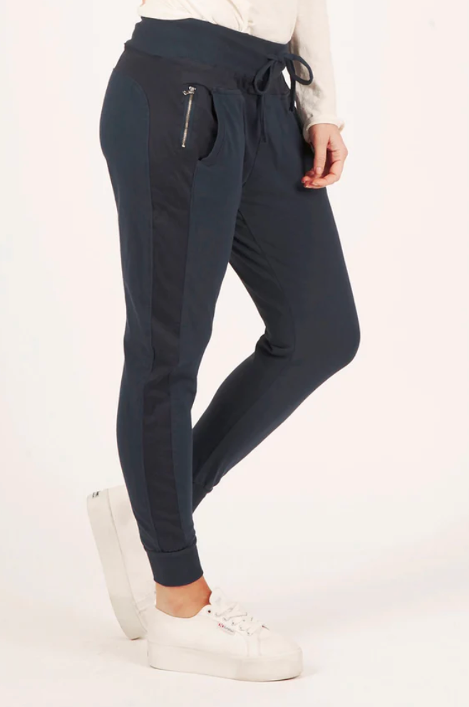 Suzy D Ultimate Jogger Navy