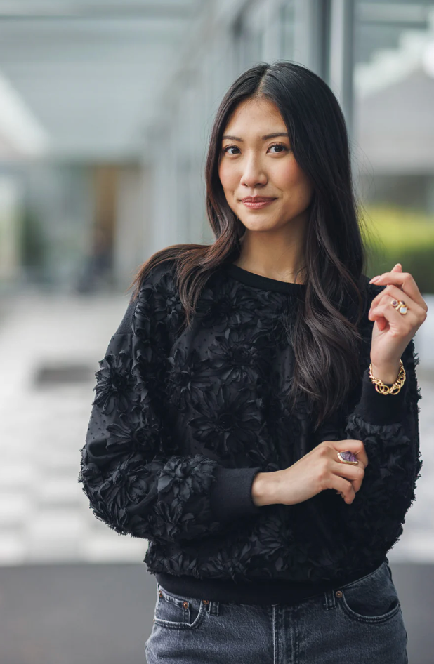 Papillon 3D Floral Pullover Black
