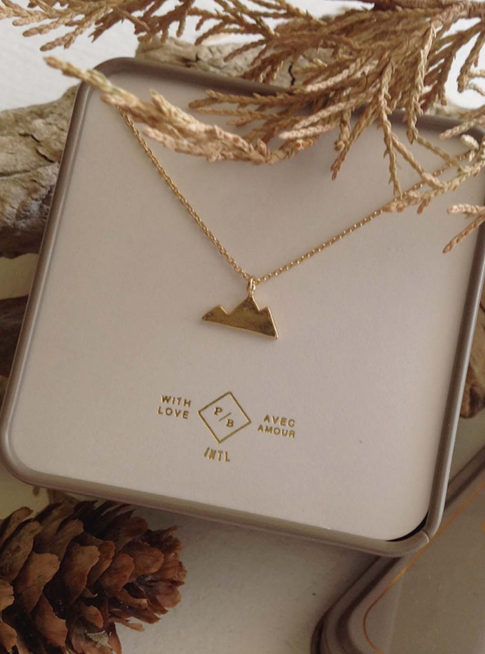 Pika & Bear Bugaboo Tiny Mountain Necklace Gold