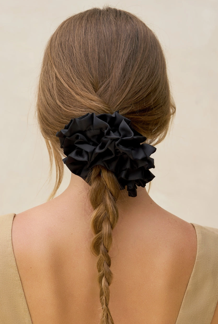 Kitsch Ruffle Scrunchie Black