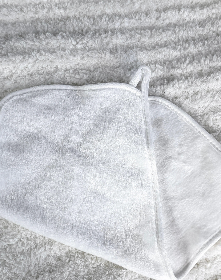 Cloud Nine Collective Remove It Makeup Remover Cloth White