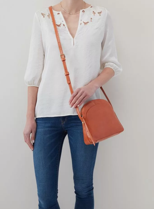 Hobo Beckett Crossbody Amber